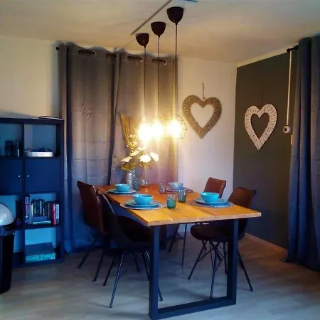 Het Dobbertje, Houten Дом отдыха *