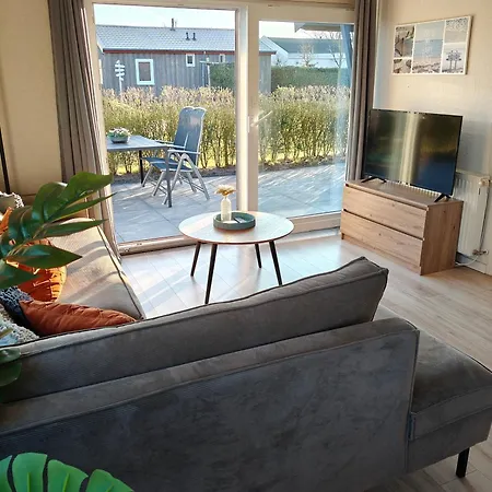 Het Dobbertje, Houten *