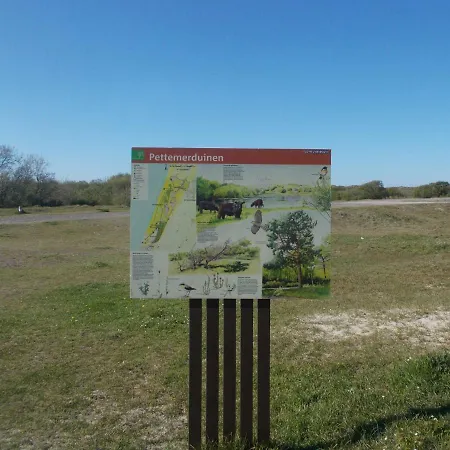 Het Dobbertje, Houten 別荘 *