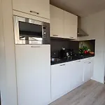 Het Dobbertje, Houten *