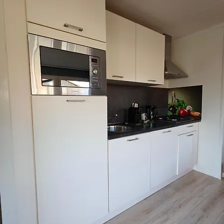 Het Dobbertje, Houten *