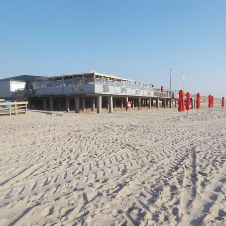 Het Dobbertje, Houten Tatil Evi